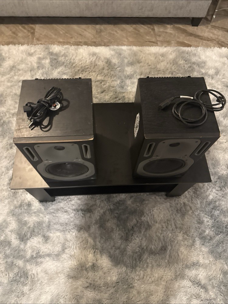 2x Behringer B2031A Truth Aktive Studiomonitore / Active Studio Speakers