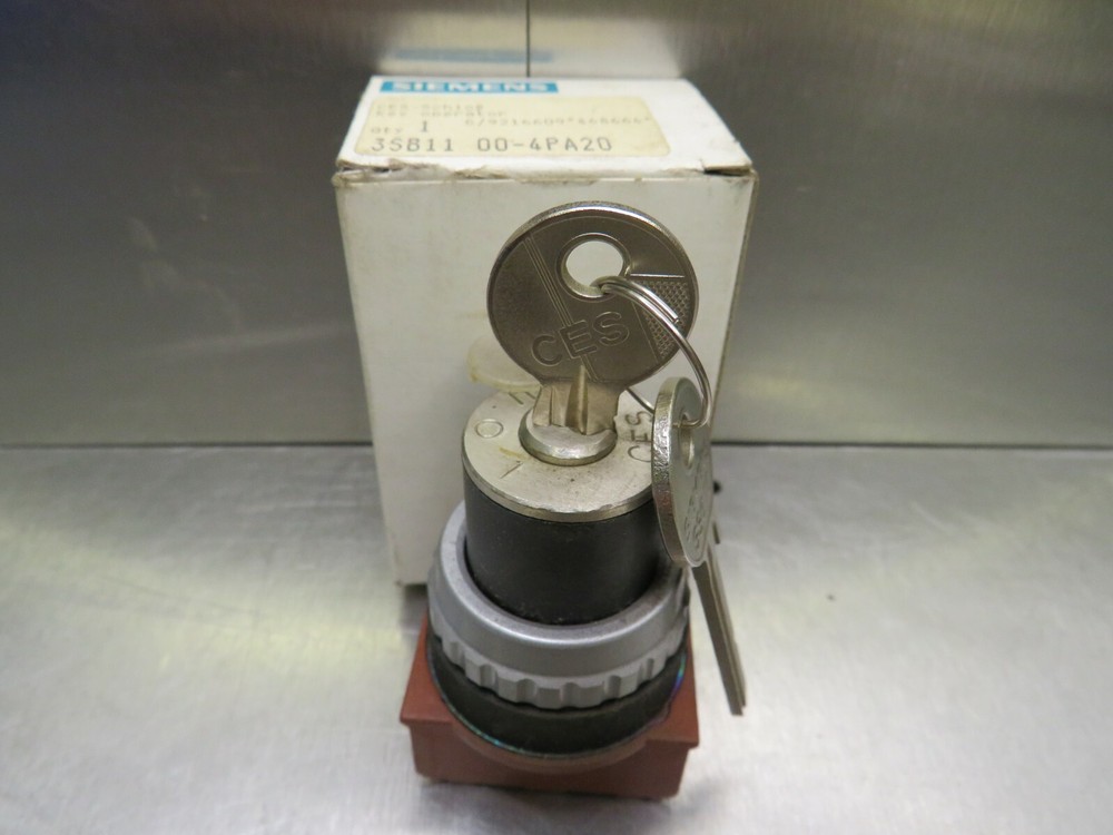 Siemens 3SB11-00-4PA20 Keyed Selector Switch