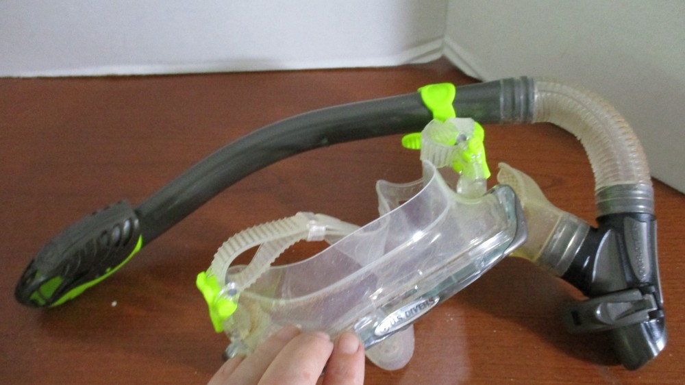 US DIVERS Gray & Yellow SNORKEL & MASK