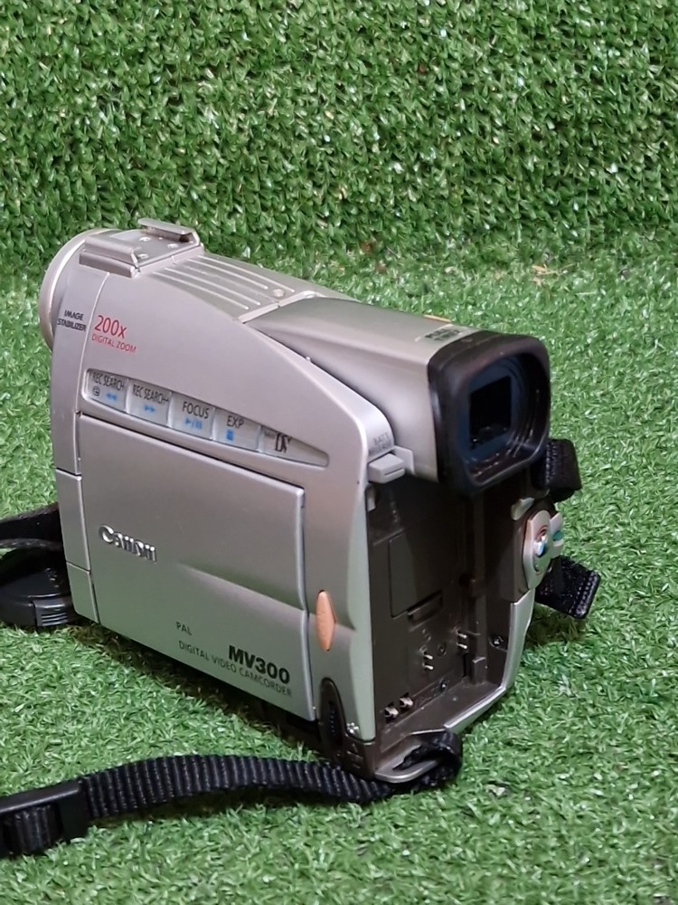 Canon DM-MV300 E 200x Digital Zoom Video Camera Handheld Camcorder UNTESTED