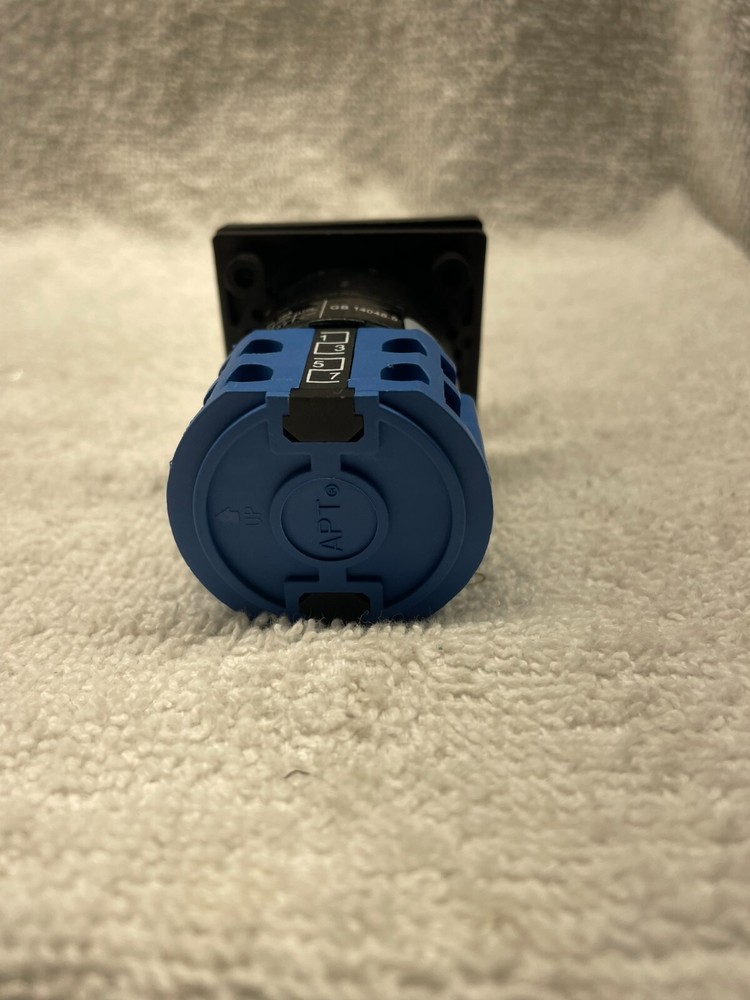 NOS APT Switch LW39-16B-B2-202/2