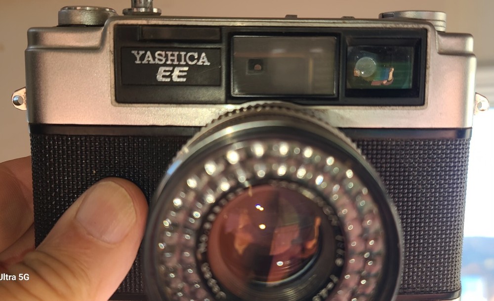 Yashica EE Rangefinder Camera W/4.5cmf:1.9, Tested Working. Case,cap 9+