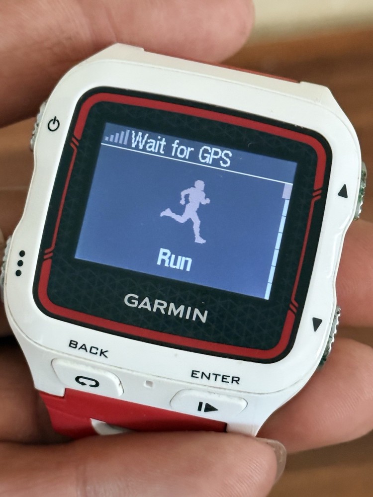 Garmin Forerunner 920XT GPS Running Watch Smartwatch Charging Cable Needs Band