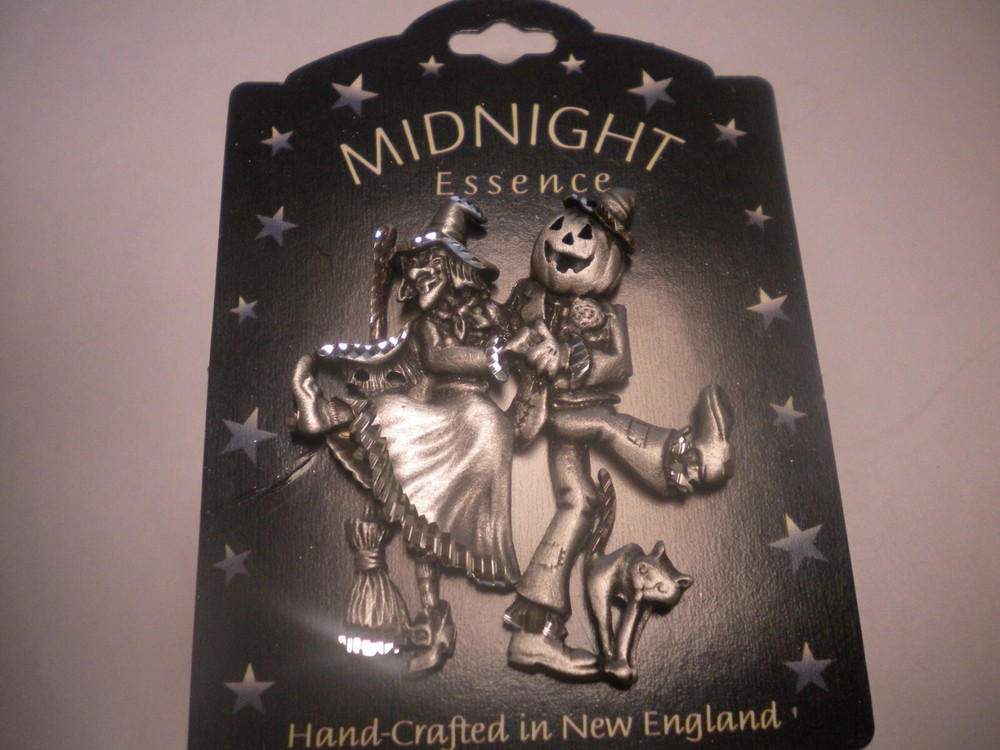 WOW beautiful WITCH DANCING WITH PUMPKIN PIN