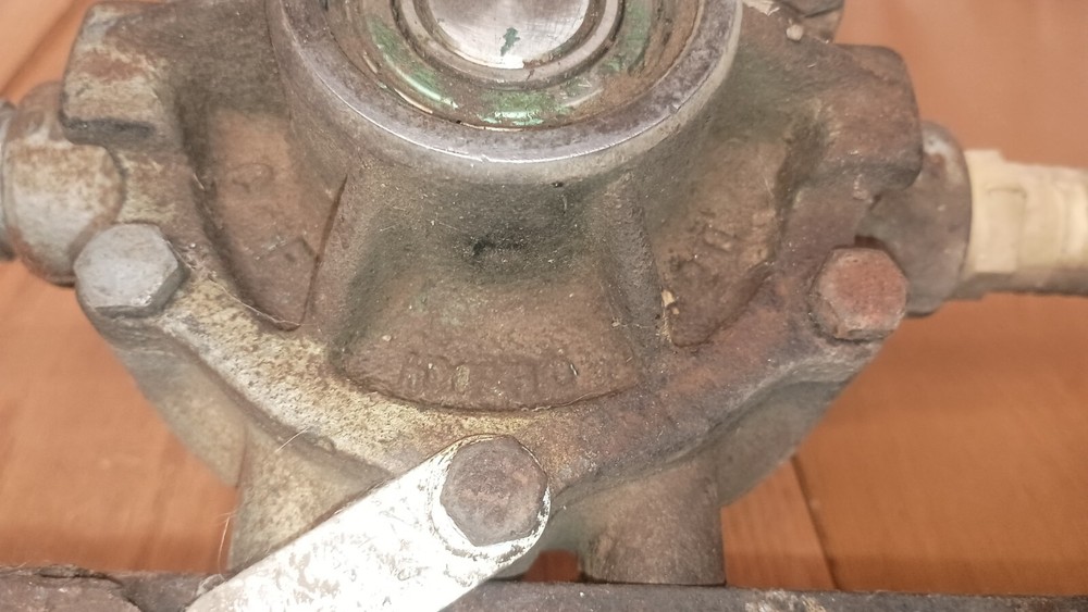Roller Pump CastIron 7700 Hypro CF 20 With Bracket