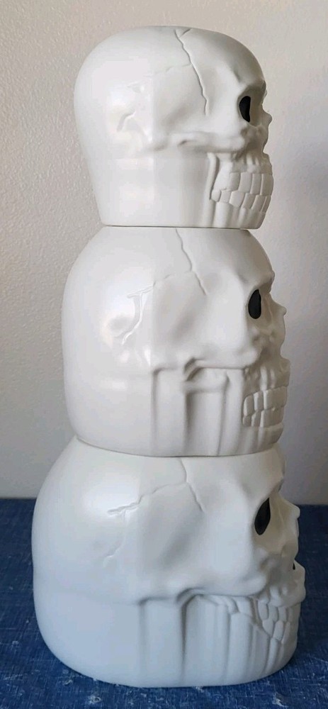 Halloween • 24" Stackable Skull Tower Blowmold • Excellent Condition!