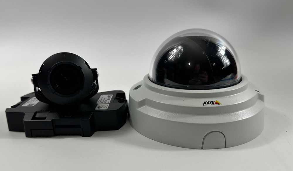 Axis P3364-V 6MM Fixed Dome Network Camera 0481-001  DOME COVER *TESTED*