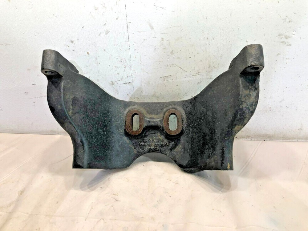 Detroit Diesel DD15 Engine Mount  A4722231204 OEM