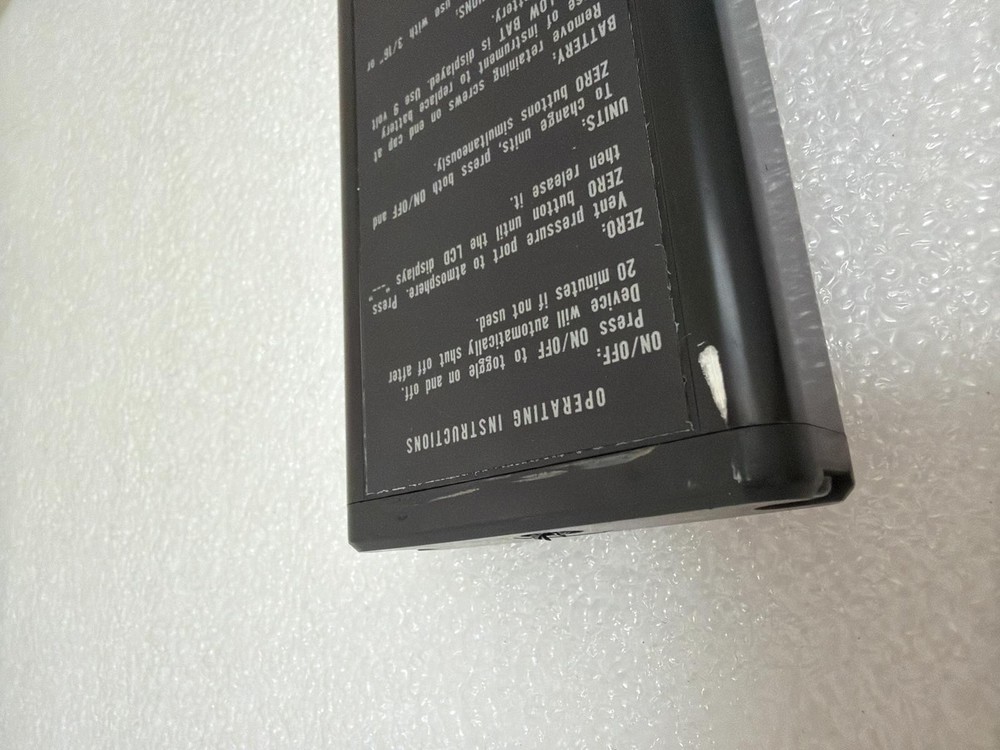 DWYER 476A DIGITAL MANOMETER