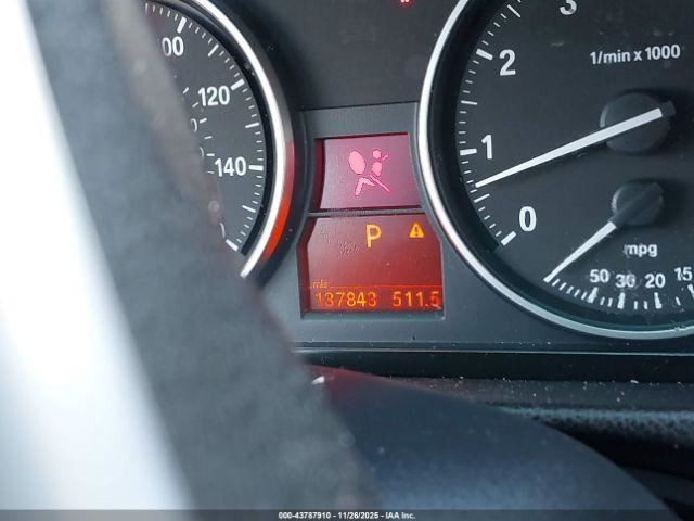 328I 2010 Glove Box 4923726