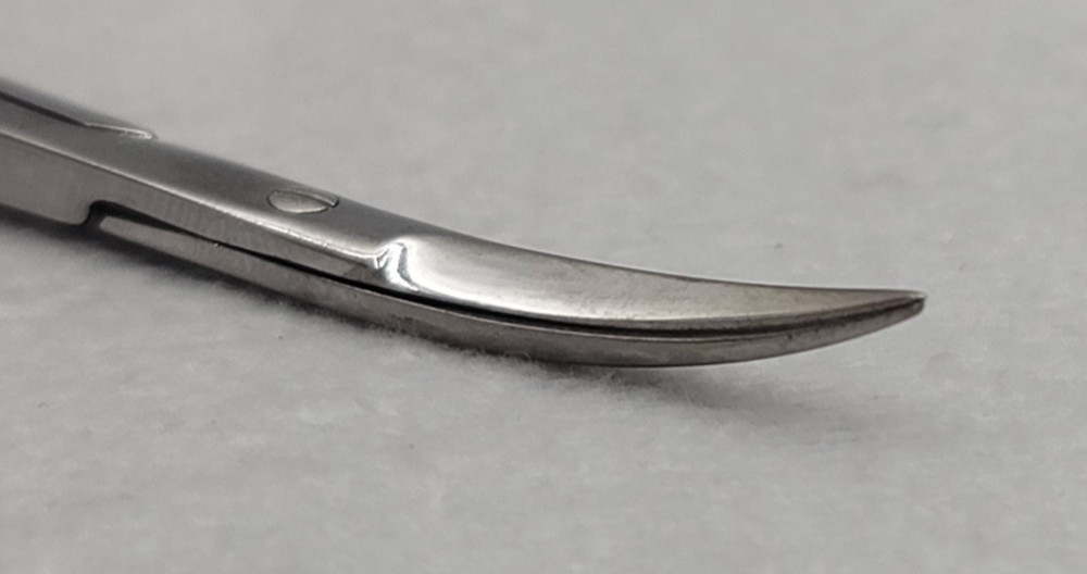 V. Mueller Jacobson Spring Handle Scissors Curved Blade CH8545 5-1/4"