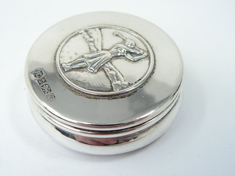 GOLFING INTEREST SOLID STERLING SILVER SNUFF, PILL BOX CARRS OF SHEFFIELD 1993