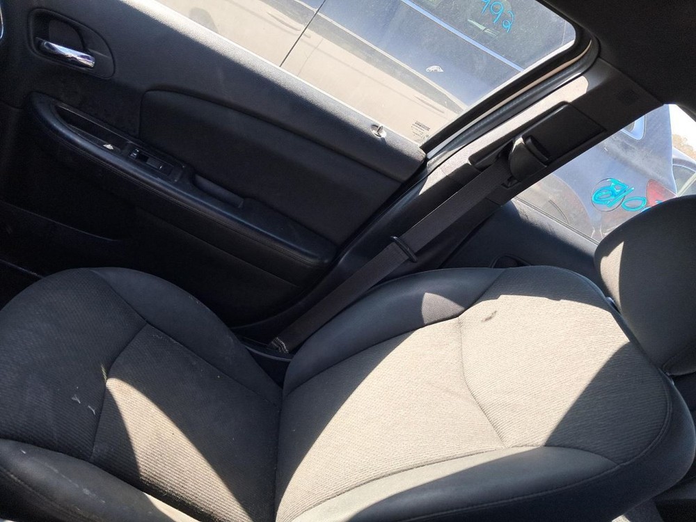 200 2011 Glove Box 4862088
