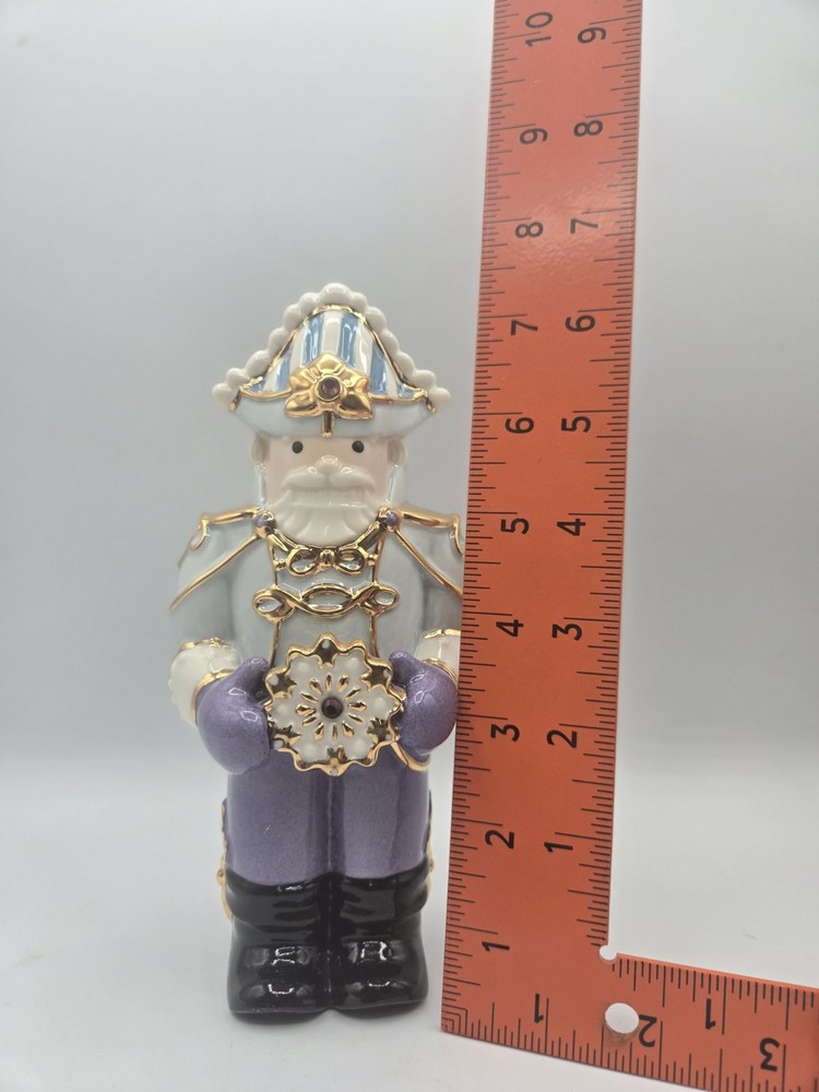 Lenox Nutcracker with Snowflake Figurine 7" tall