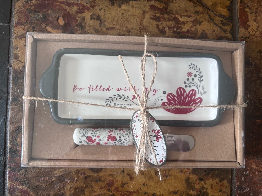 NWT Scribbles Kitchen Collection Butter Dish & Knife Set Be Filled With Joy