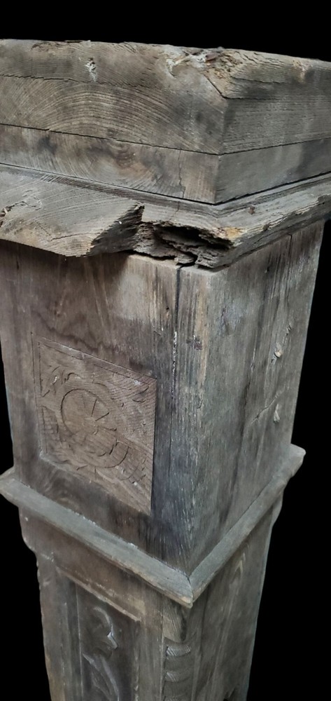 Carved Newel Post GAM0261