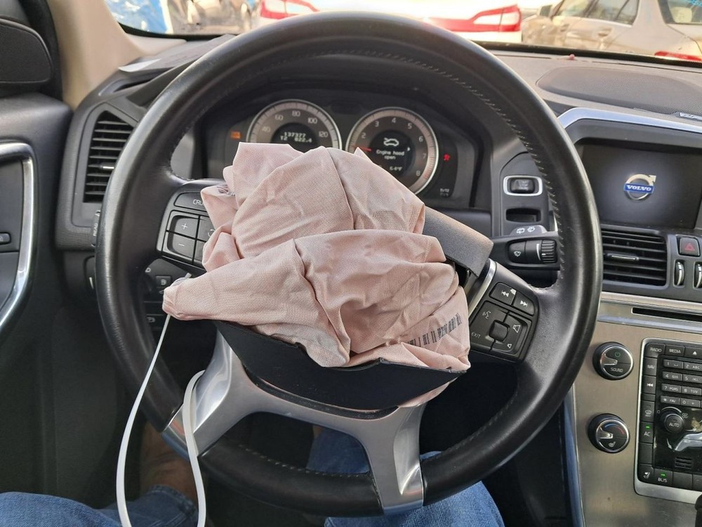 S60 2012 Glove Box 4902412