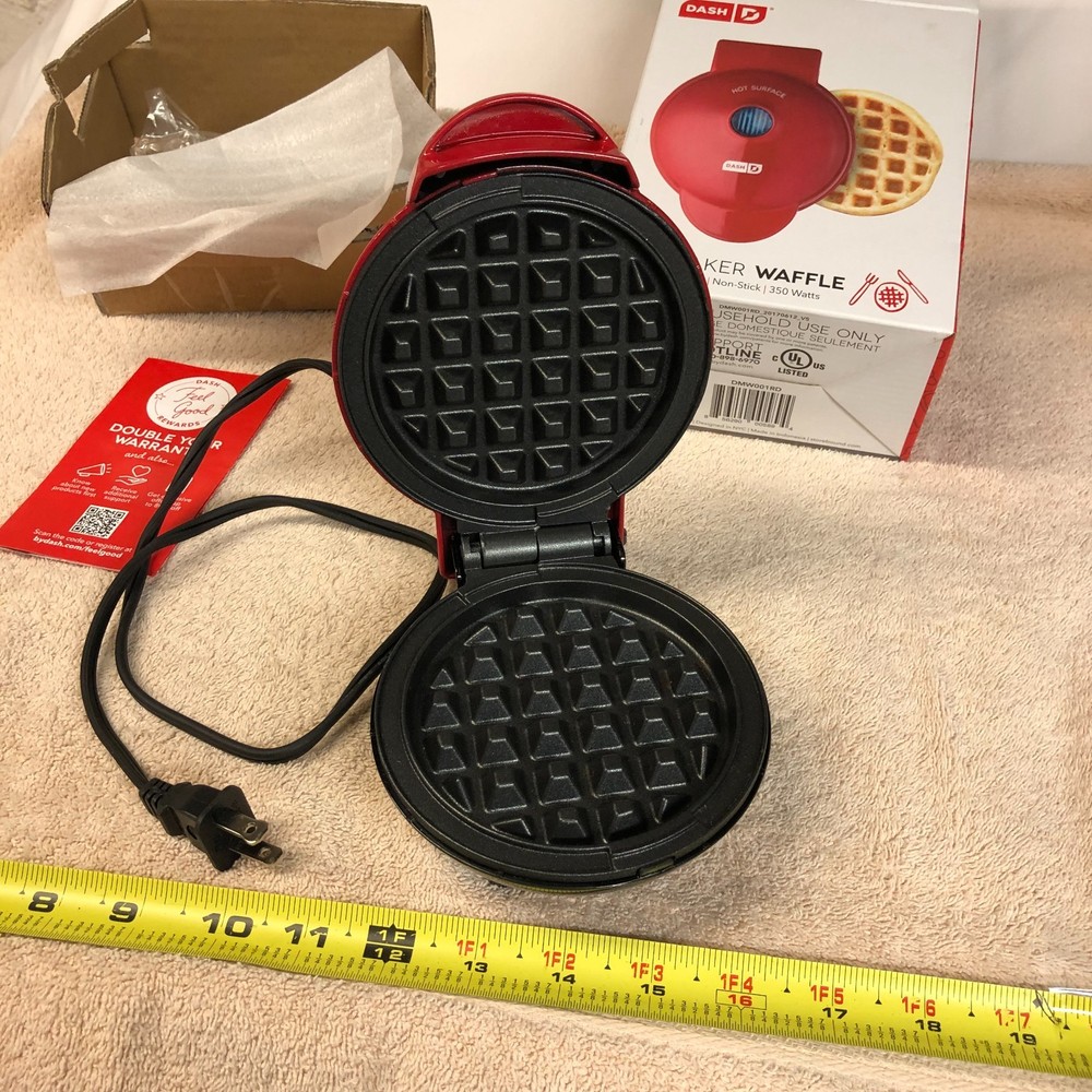 DASH BRAND MINI 4" WAFFLE MAKER