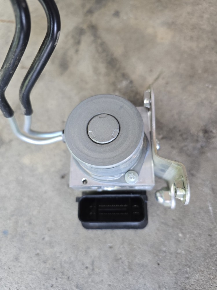 2024 Yamaha MT-10 MT10 ABS pump Module