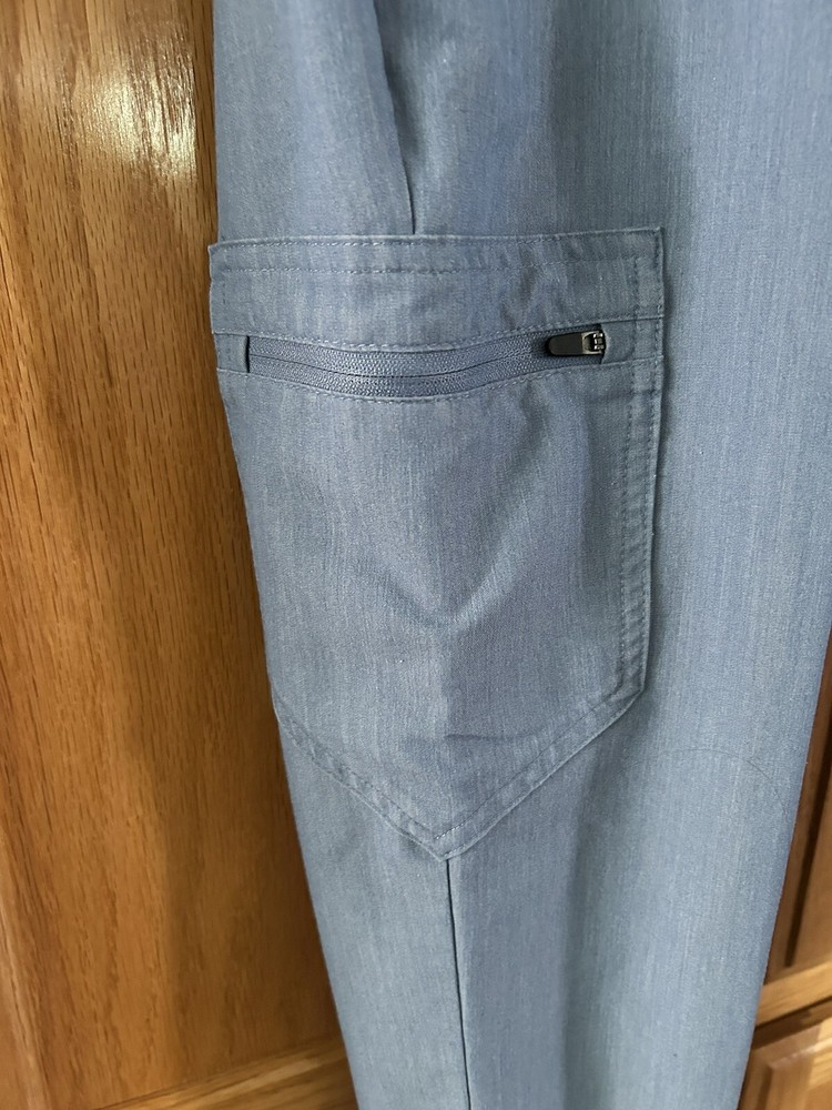 FIGS Technical Collection Scrubs Women Set XXS LIGHT BLUE