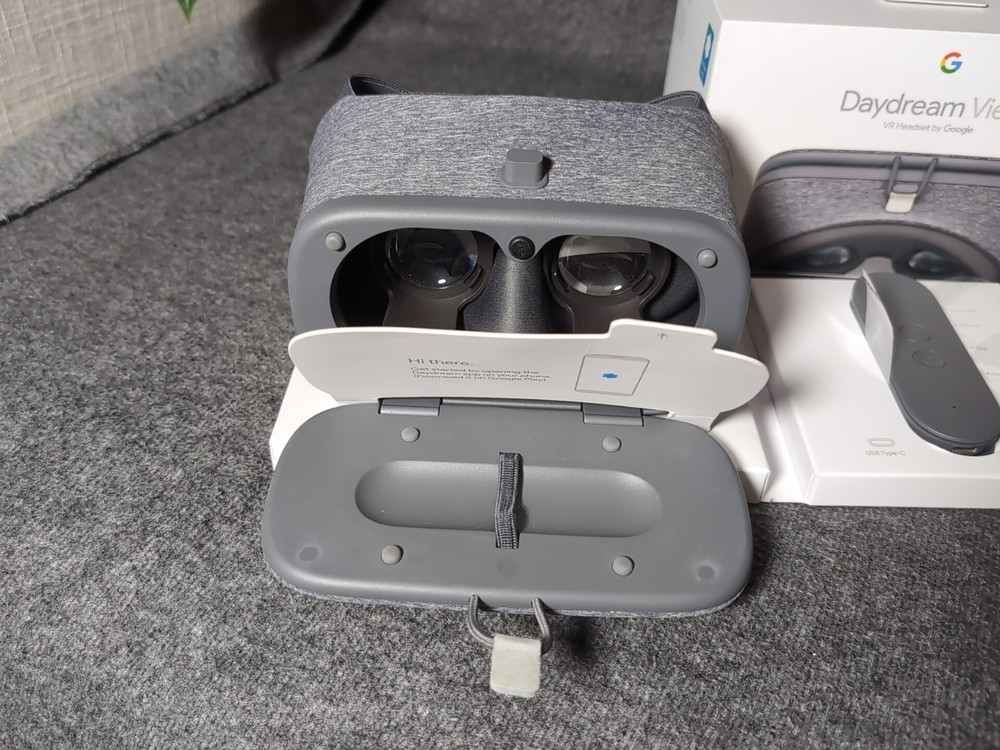 Google Daydream View D9SCA VR Headset with Remote - Slate Gray