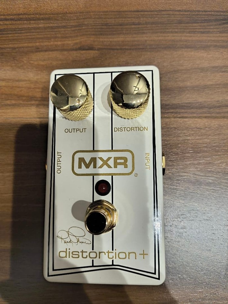 MXR distortion+ Randy Rhoads rr104c Effects Pedal