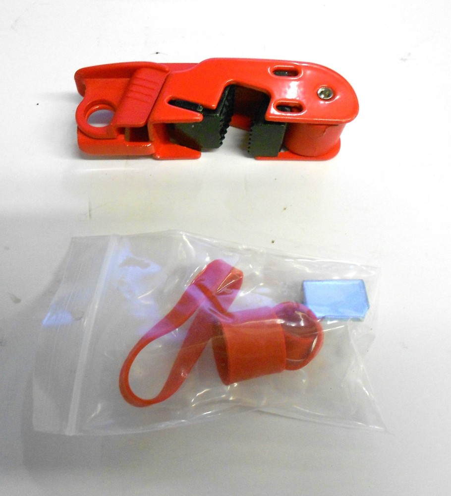 MASTER LOCK GRIP TIGHT BREAKER LOCK OUT, 493B