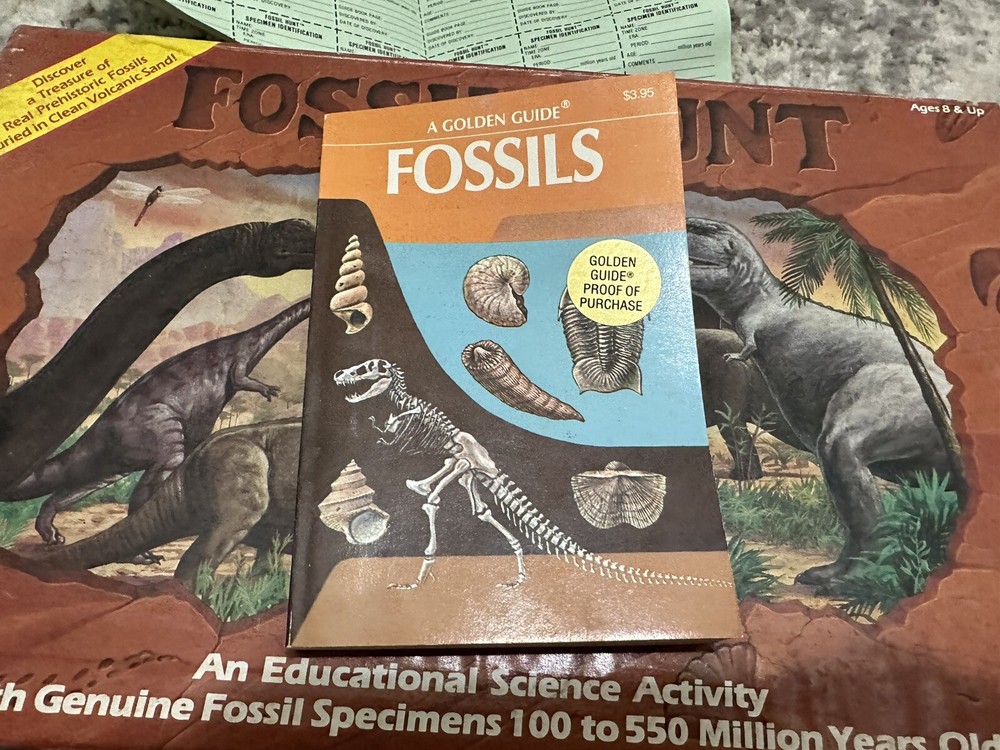 FOSSIL HUNT EDUCATIONAL SCIENCE ACTIVITY TOY BY UNCLE MILTON 1962