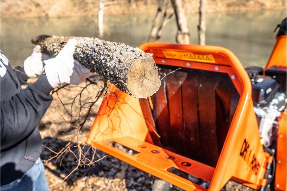 6-Inch 14 HP 429 cc Cyclonic Drum Chipper Shredder