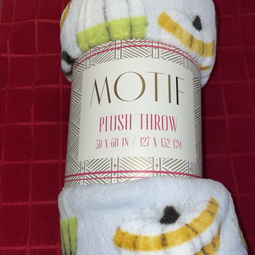 Motif Plush Throw Blanket 50x60
