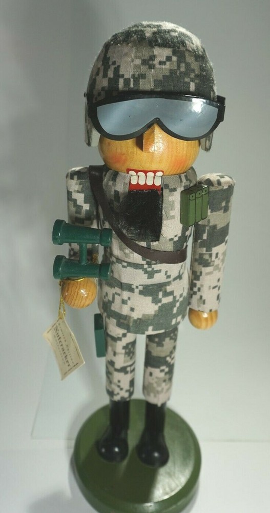 Wooden Limited Edition Nutcracker 14" Solder 2009 Target Brands
