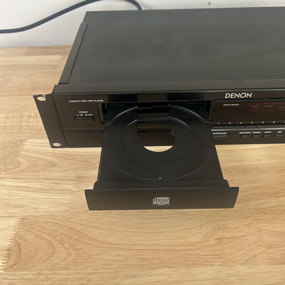 Denon DN-C615 CD Player nice excllent working condition . No Remote