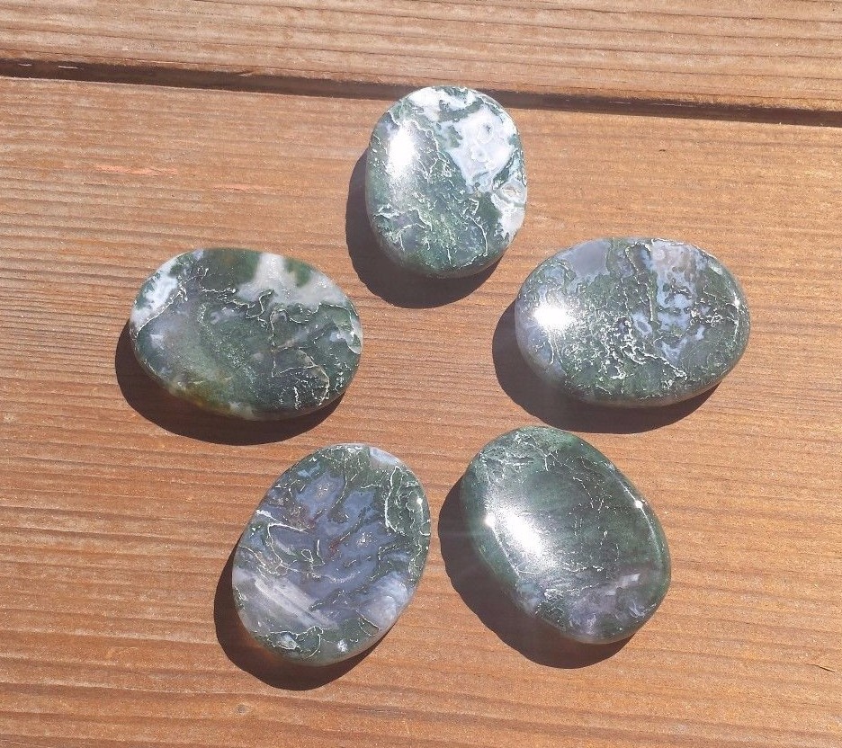 NATURAL MOSS AGATE GEMSTONE WORRY STONE (ONE)