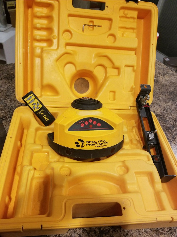 SPECTRA LASER LEVEL PRECISON WITH REMOTE & CASE