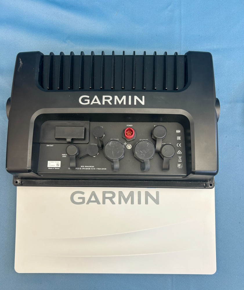 Garmin GPSMAP 7612XSV 12" plotter