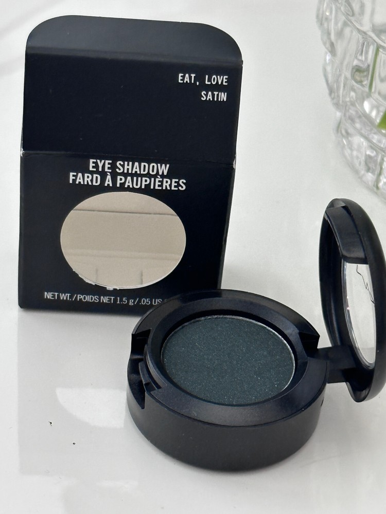 MAC Eye Shadow EAT, LOVE (Satin)