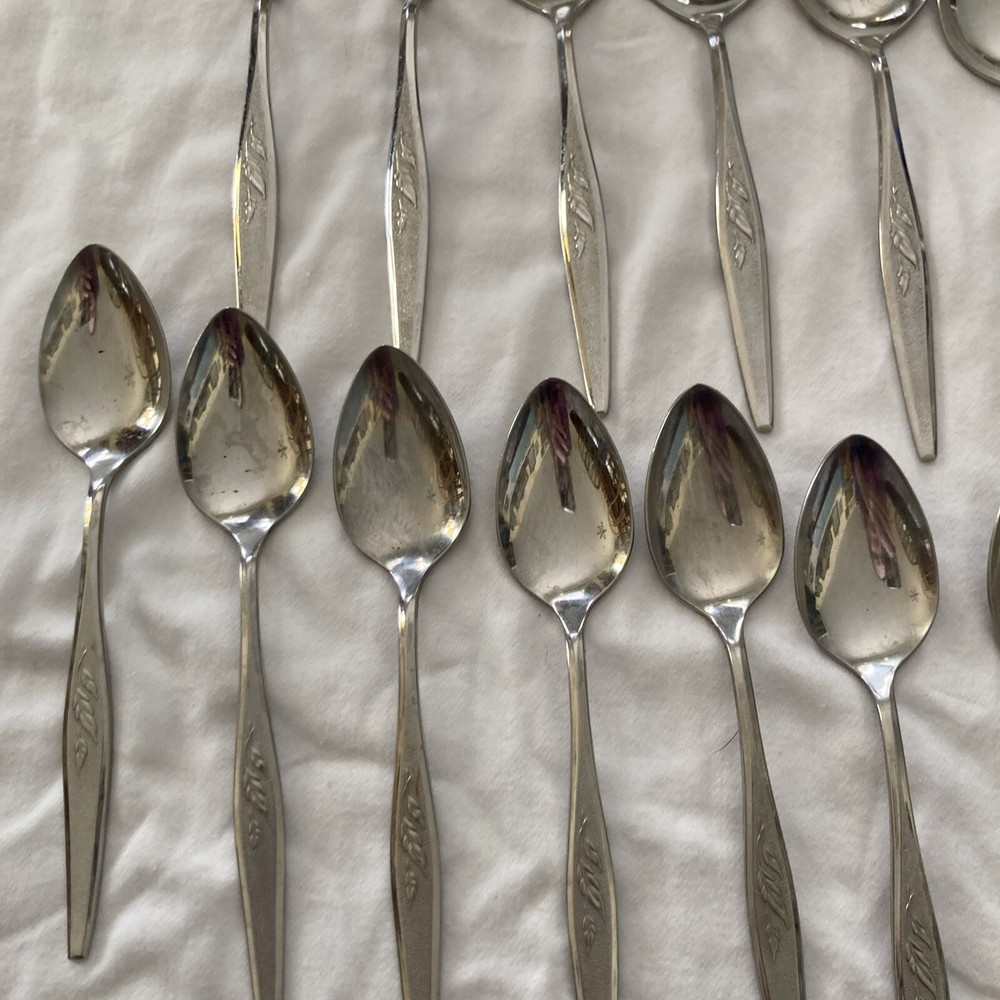 Vintage Community Silverware Woodmere Flatware 35 Pcs