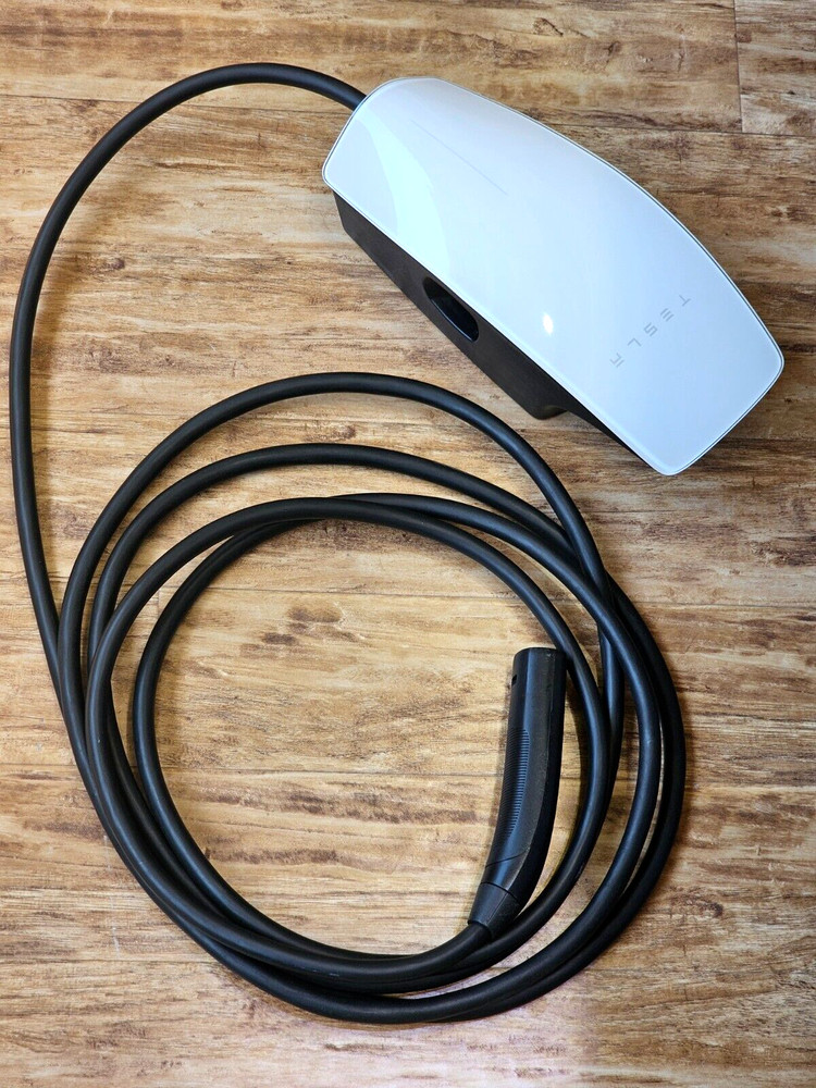Tesla Wall Connector 86C4CE 18 Ft 48A