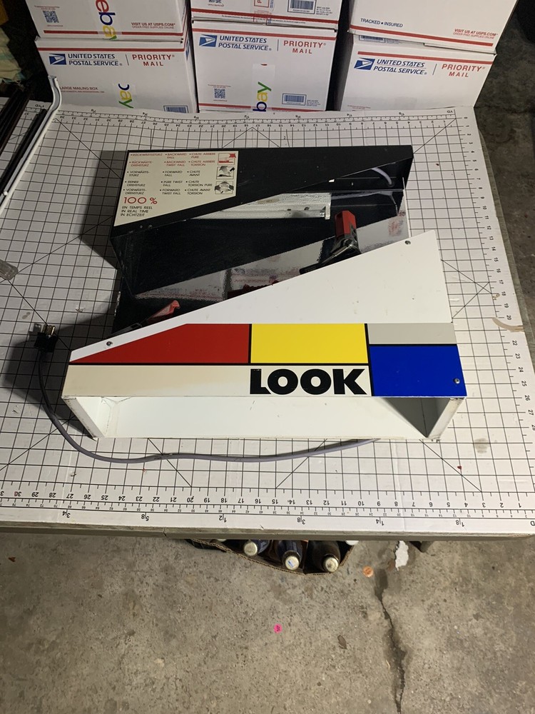 Vintage Look Ski Bindings Display Working