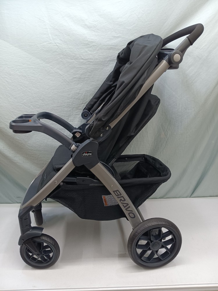 Chicco Bravo Standard Stroller Gray/Black Single Seat Folding Adjustable Handles