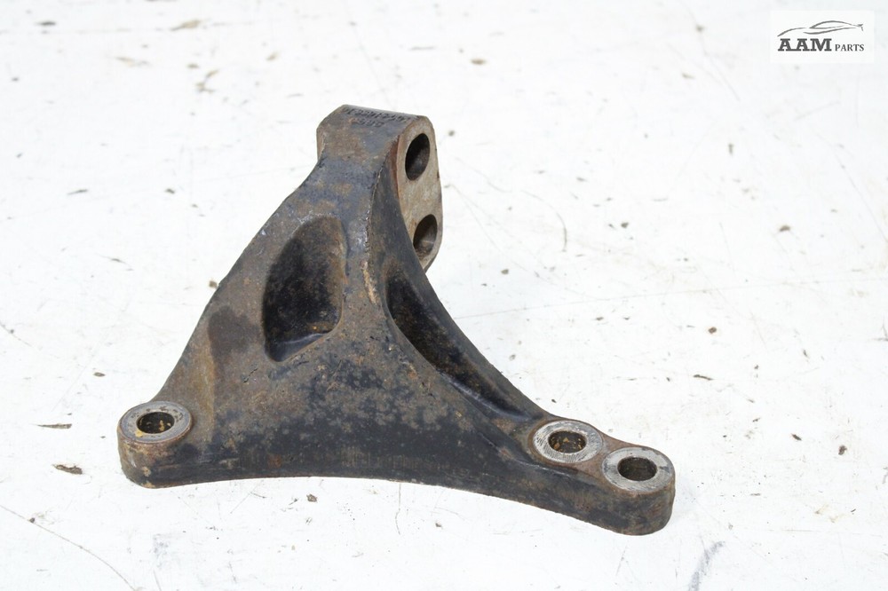 2018-2024 FREIGHTLINER CASCADIA FRONT RIGHT ENGINE MOUNT SUPPORT BRACKET OEM