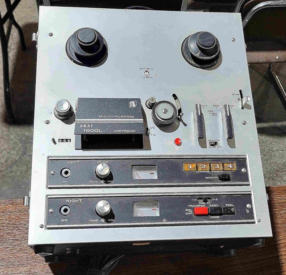 AKAI 1800L MULTI-PURPOSE TAPE RECORDER