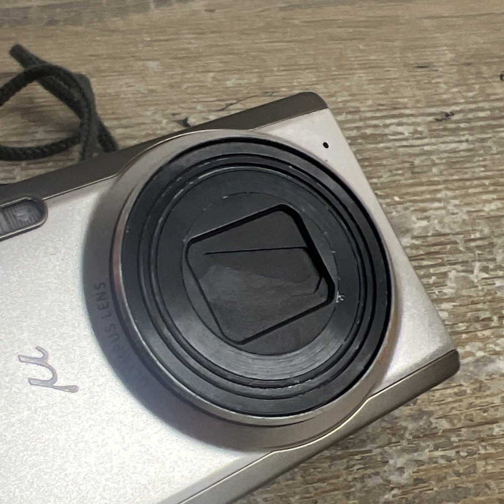 Olympus U9010 Compact Digital Camera Untested, Grey/black