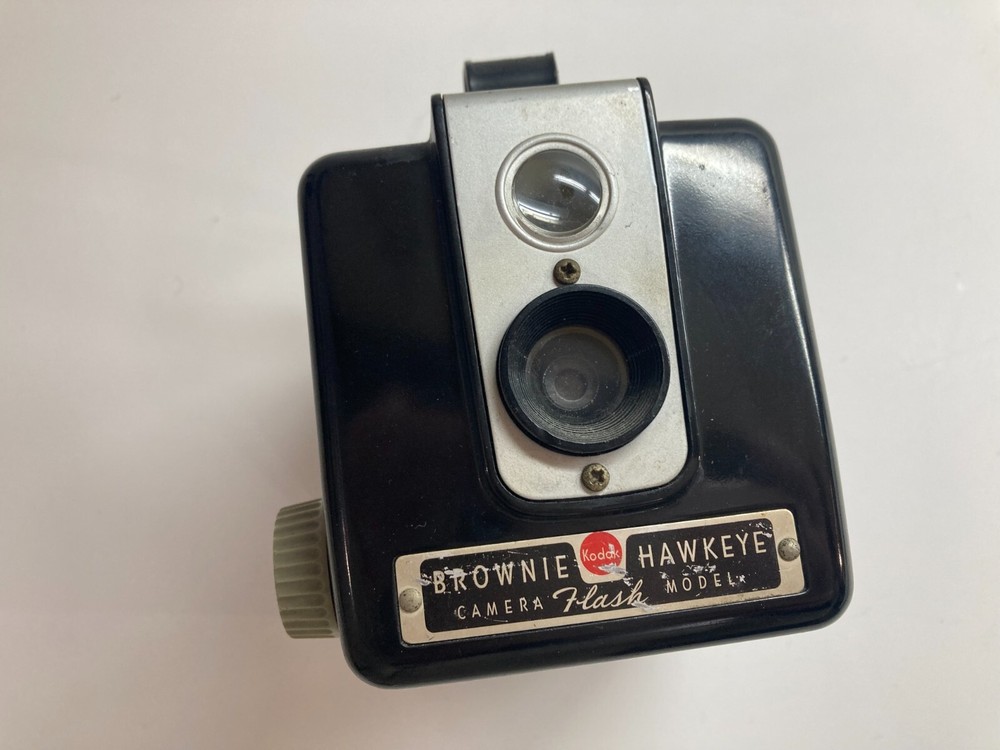 Vintage KODAK BROWNIE Hawkeye Flash Model Box Camera Prop Display