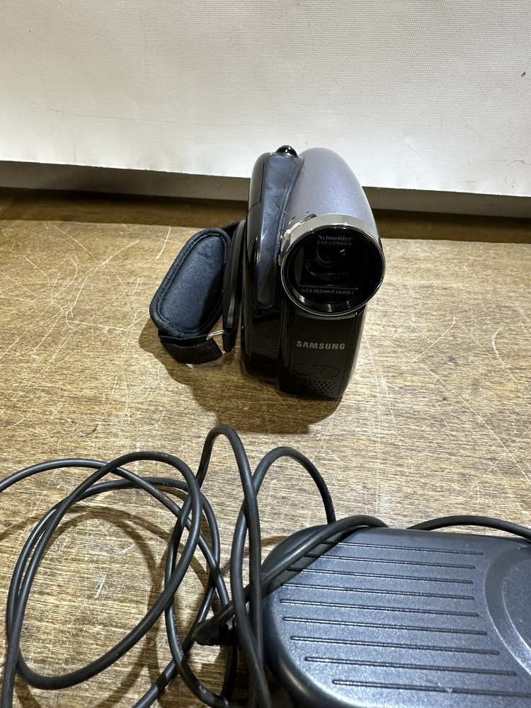SAMSUNG DVD CAMCORDER SC-DX103 WORKS GREAT