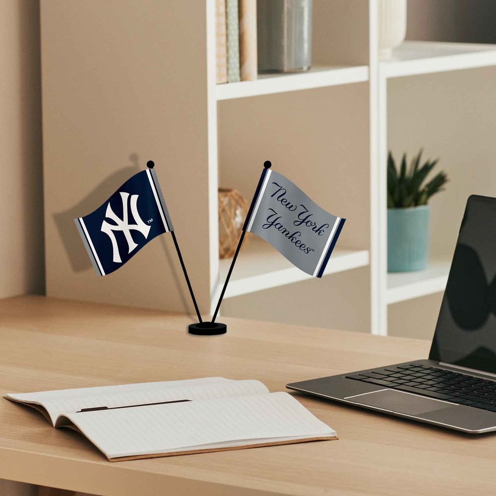 NY Yankees Desk Flags