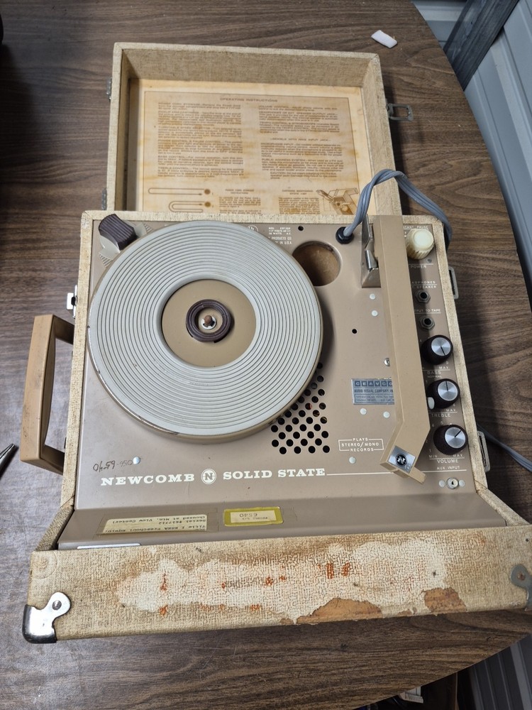 Vintage Newcomb Record Player EDT-20B Solid State 4 Speed Needs Restoration