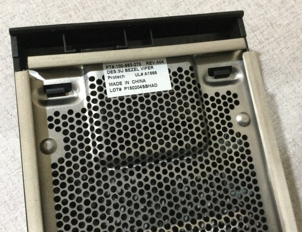 EMC 100-563-270 VIPER 3U DISK ARRAY BEZEL FACE PLATE