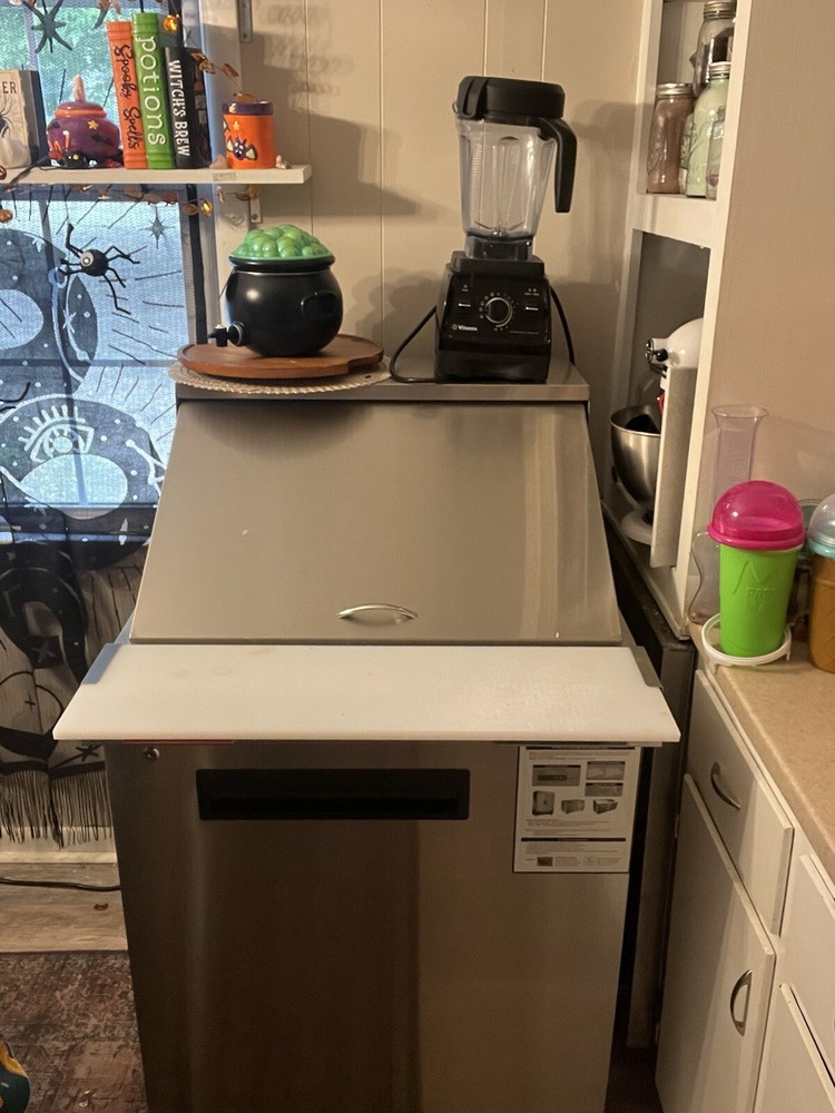 Westlake 27” Refrigerator & salad Prep Table