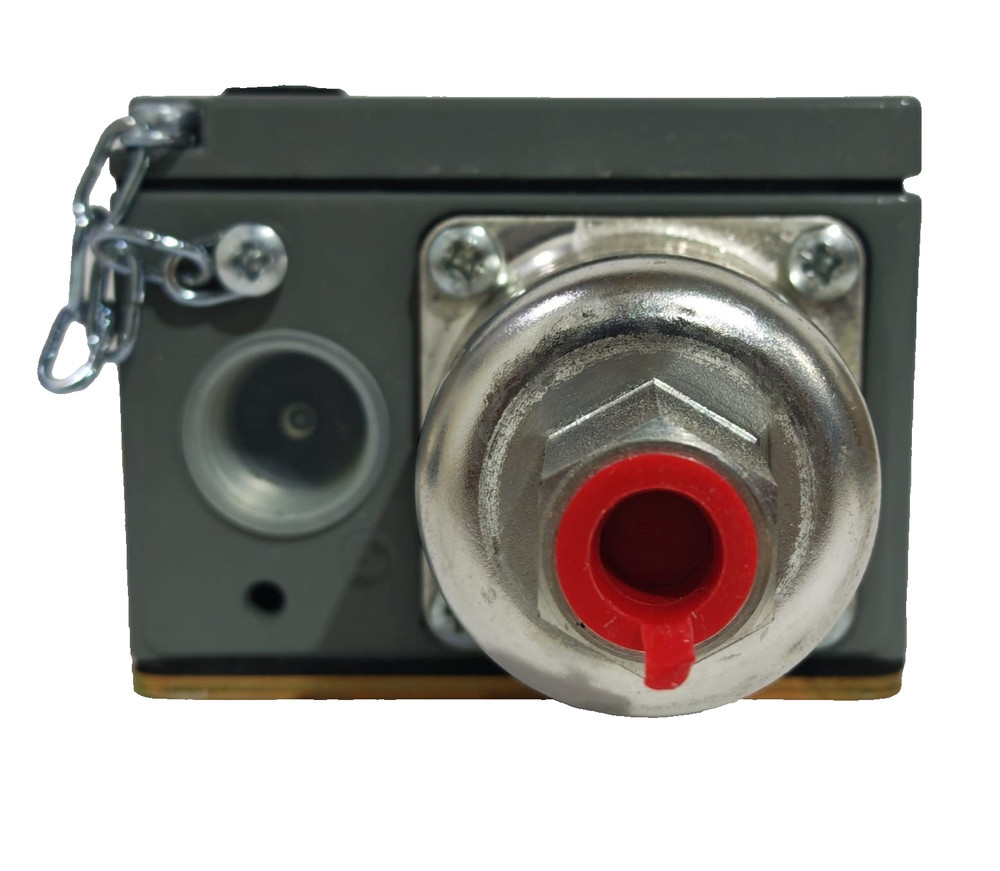 Square D 9012 ACW1 Pressure Switch Form M11